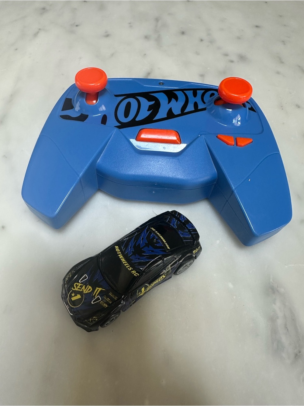 Hot Wheels R/C 1:64 '17 Nissan GT-R (R35)